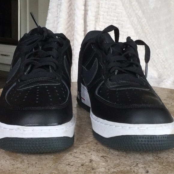 Nike AF one (mens 9.5) - Picture 6 of 6